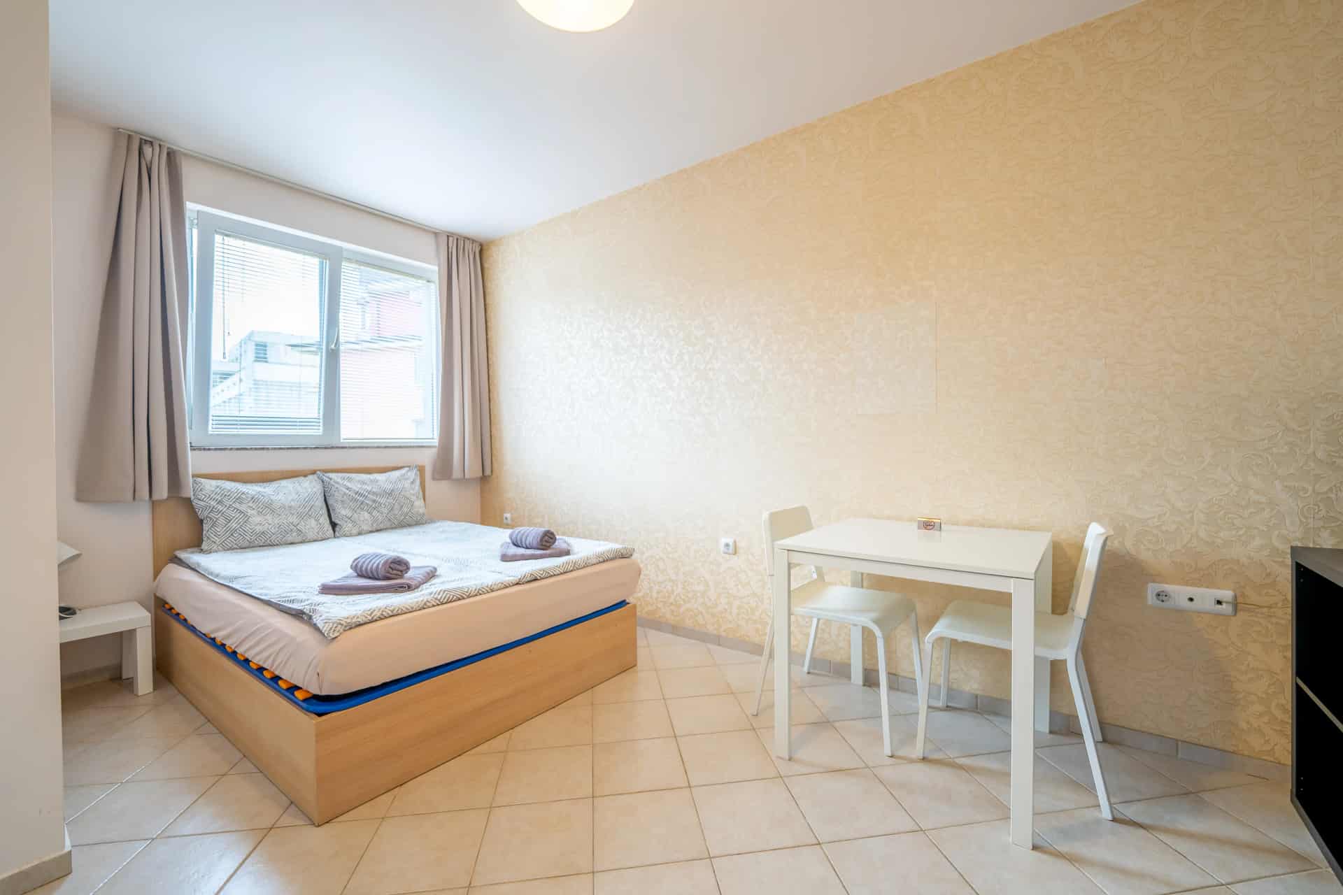 Studio - apartment in Studentski Grad, Sofia - image 1