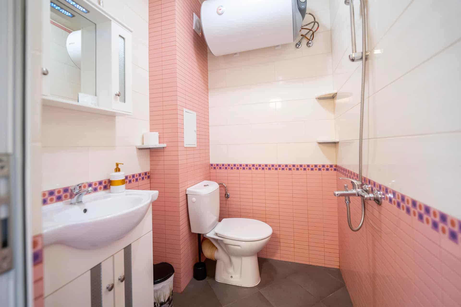 Studio - apartment in Studentski Grad, Sofia - image 5