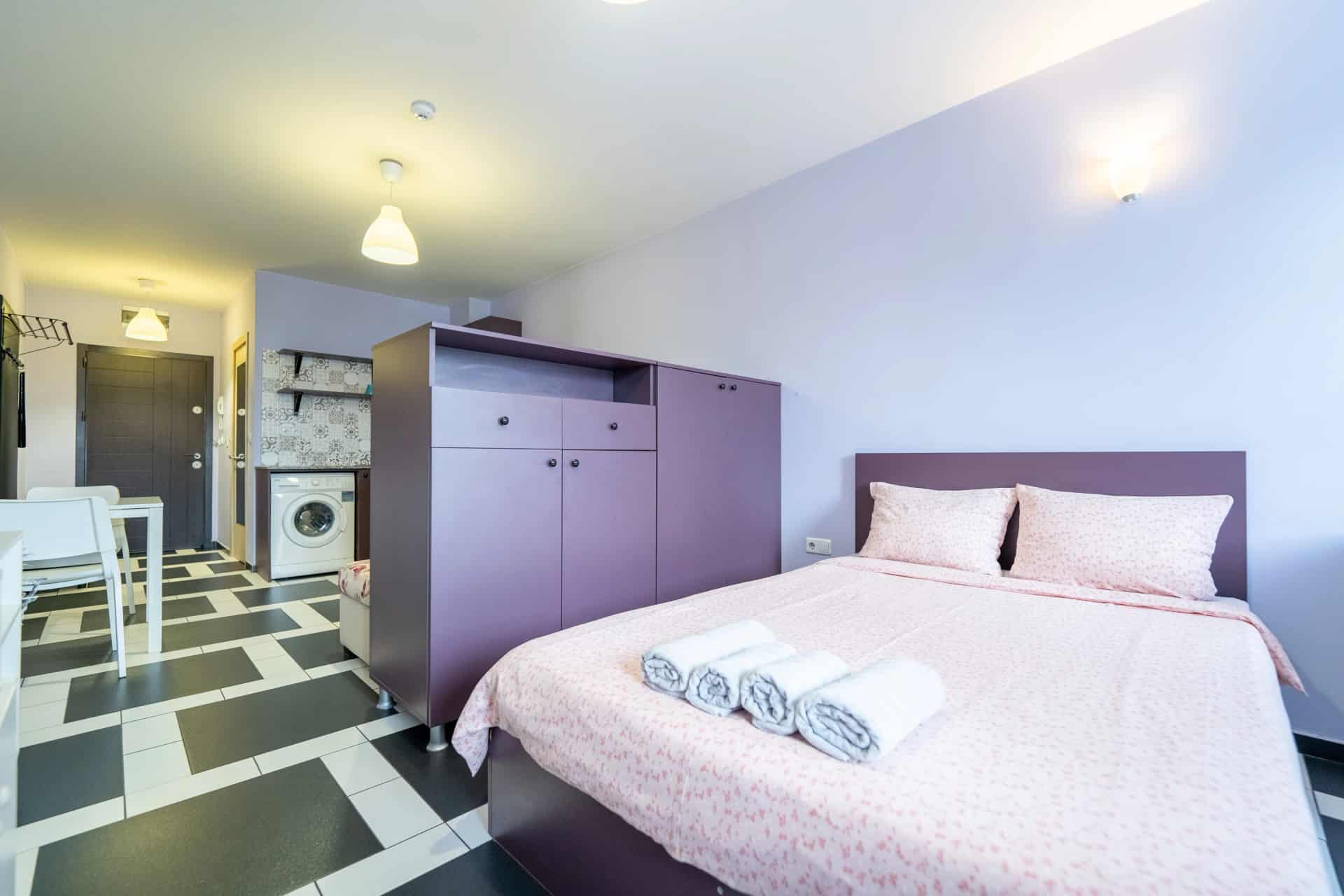 Studio - apartment in Studentski Grad, Sofia - image 1