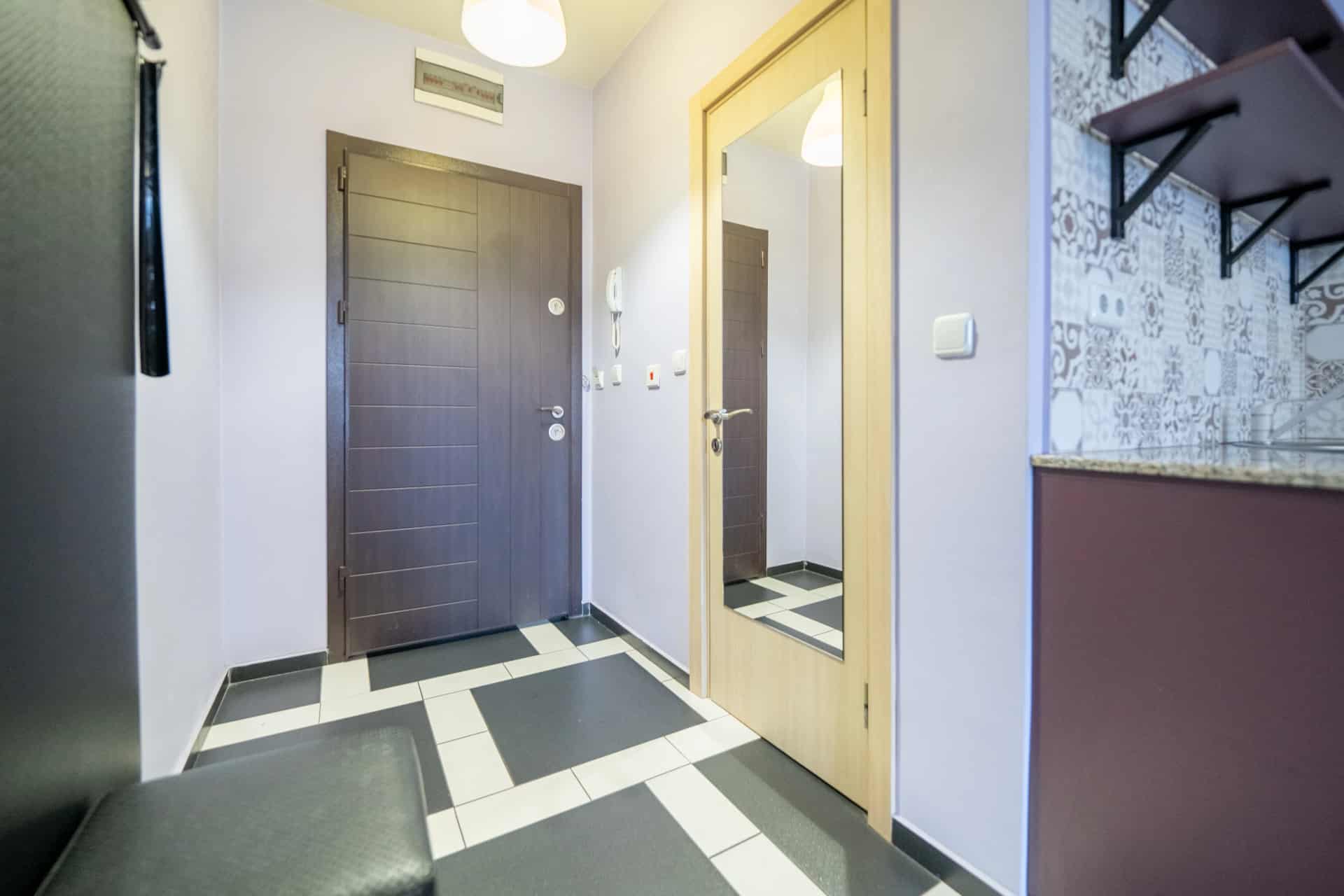Studio - apartment in Studentski Grad, Sofia - image 8