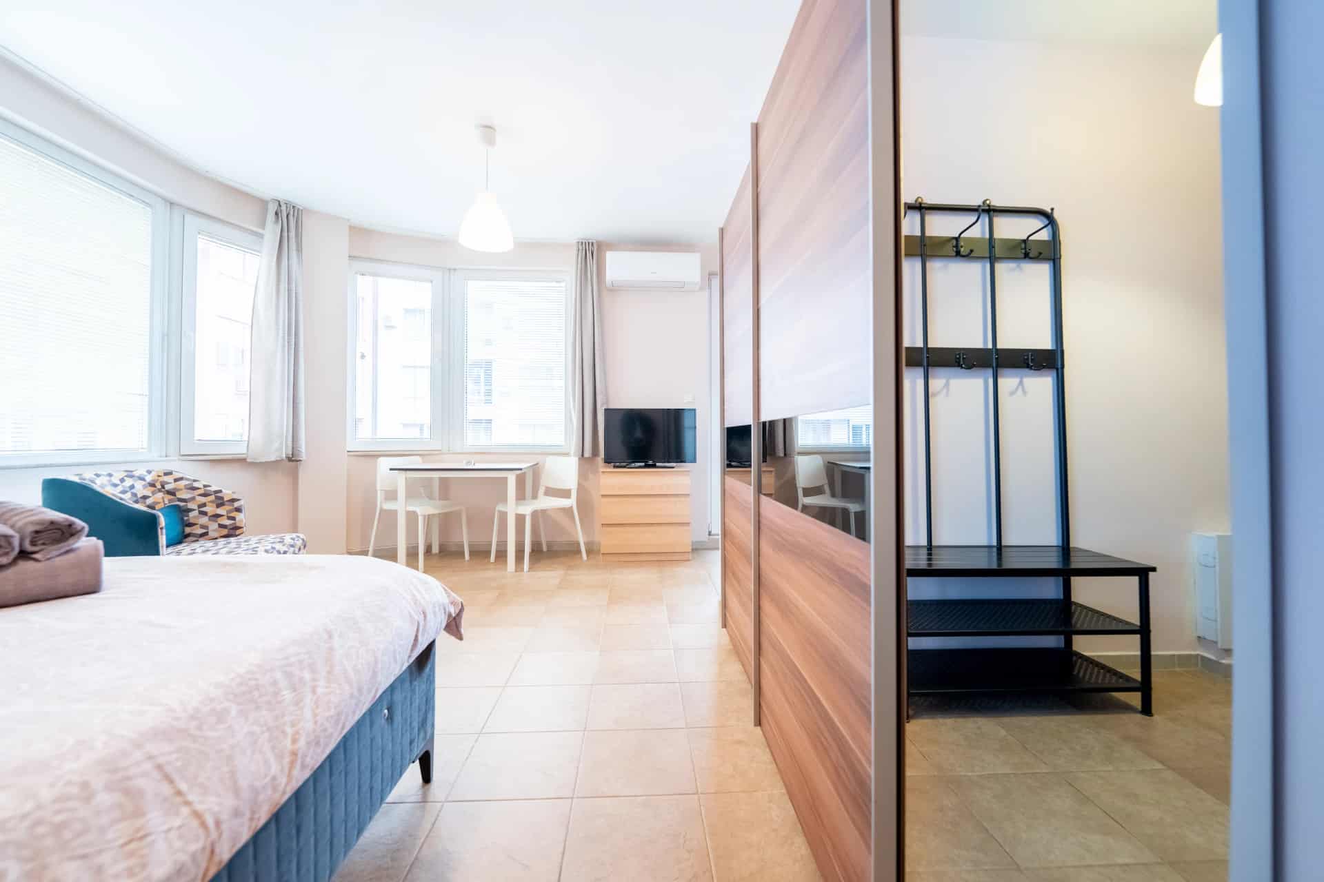 Studio - apartment in Studentski Grad, Sofia - image 5