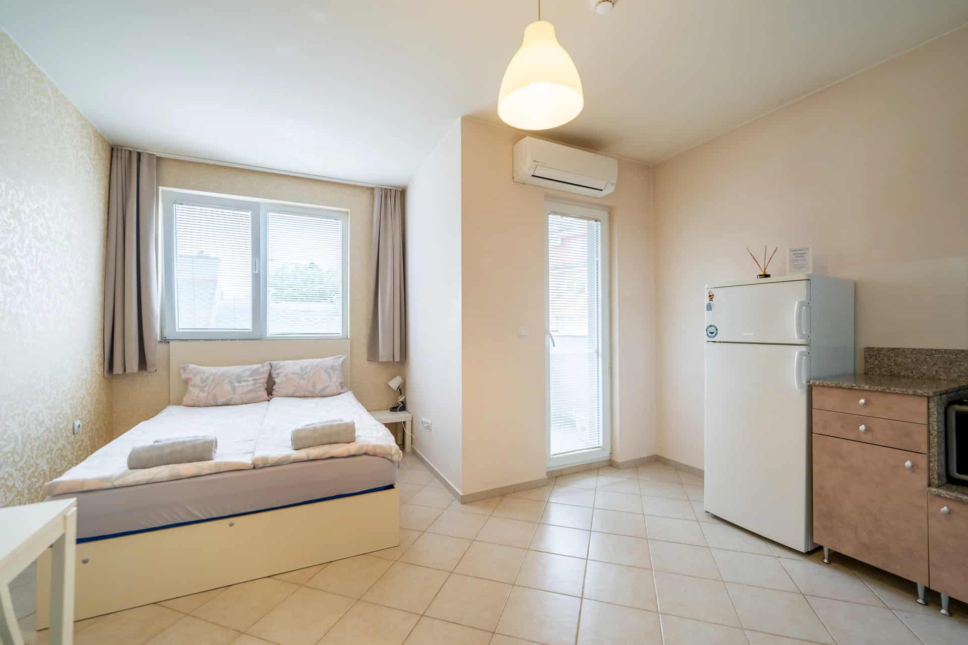 Monolocale - apartment in Studentski Grad, Sofia - image 1