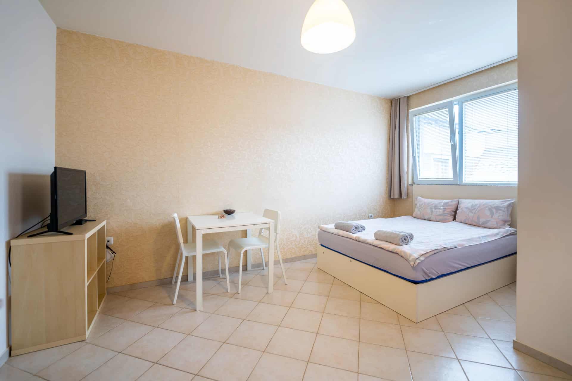 Monolocale - apartment in Studentski Grad, Sofia - image 2