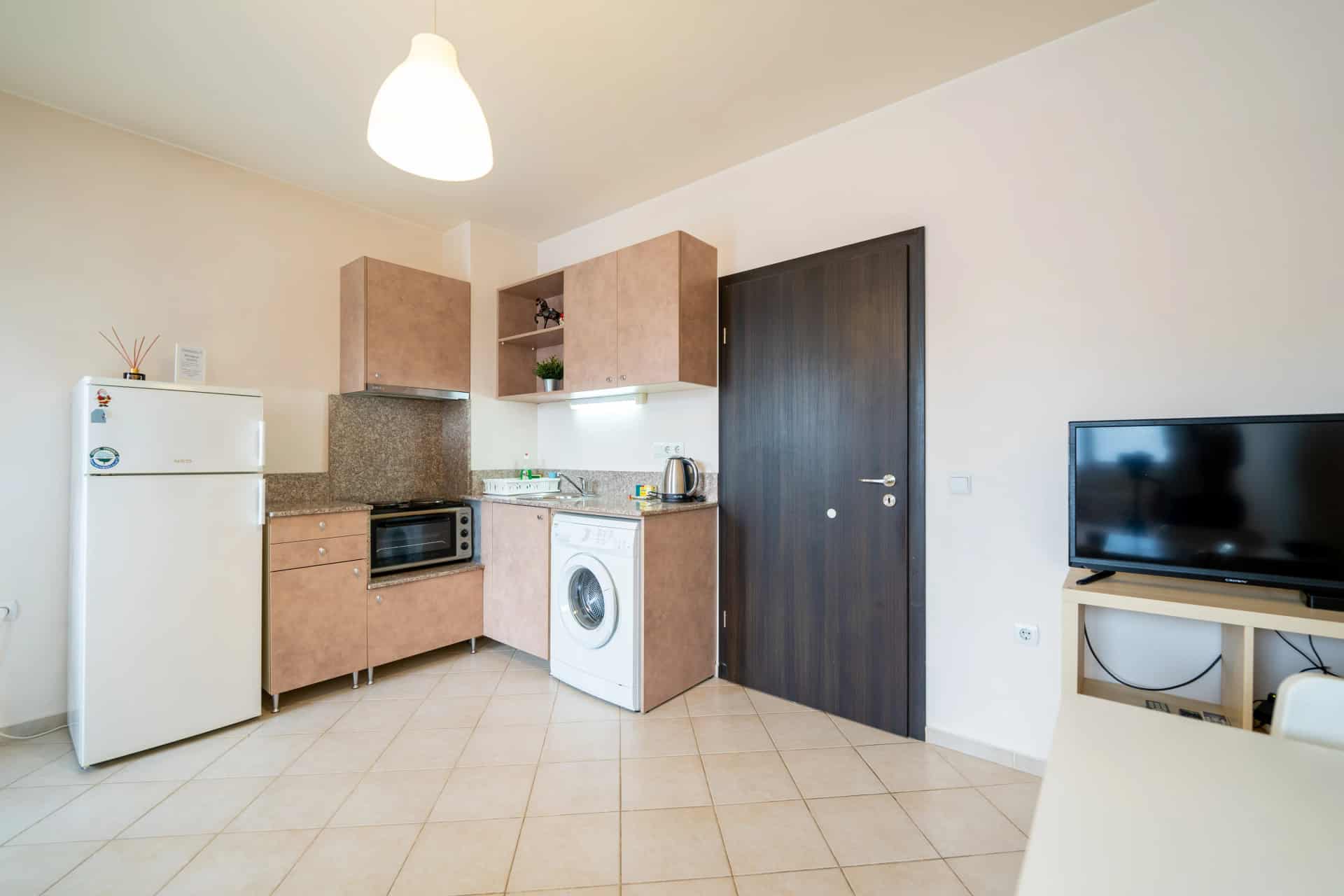 Monolocale - apartment in Studentski Grad, Sofia - image 3