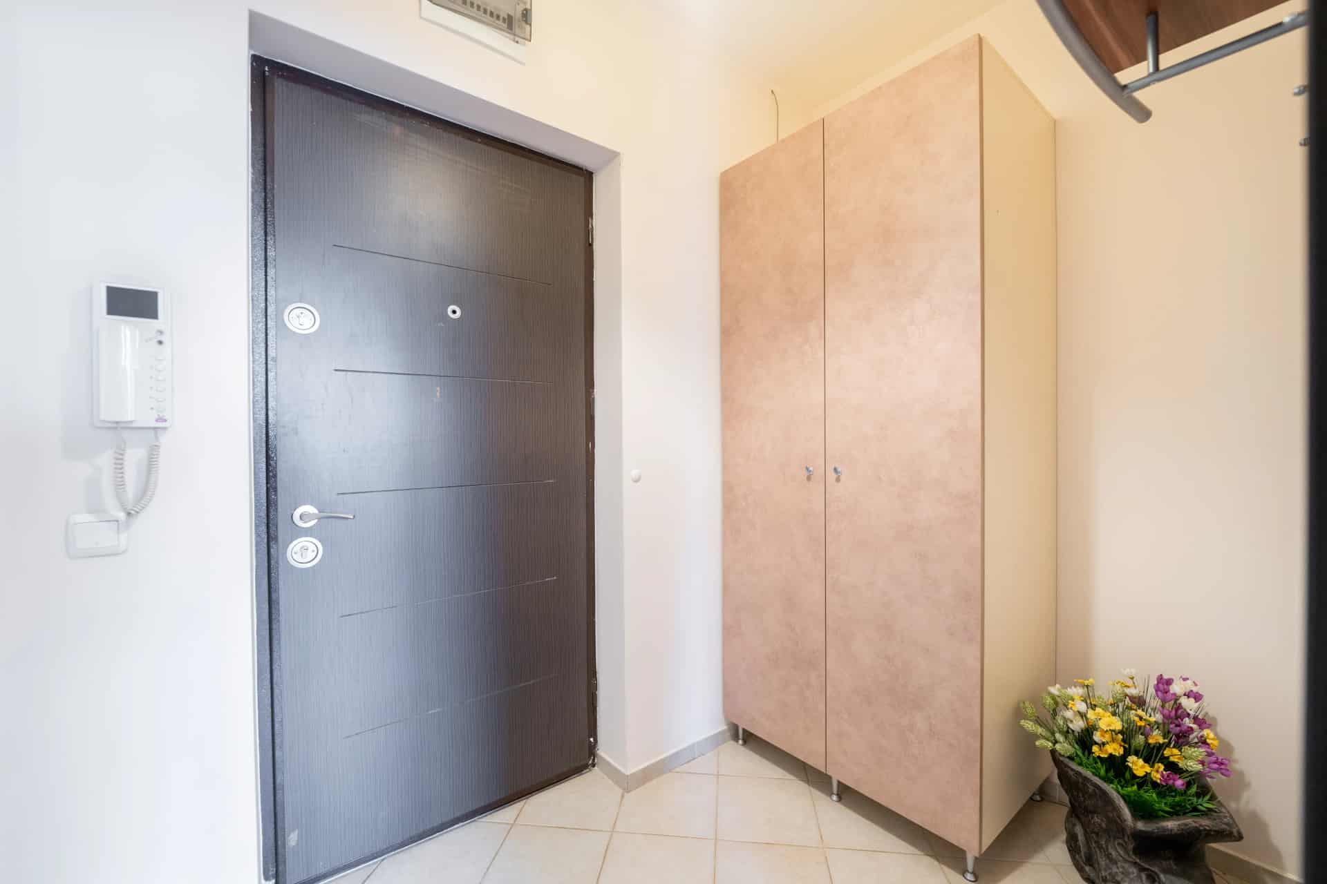 Monolocale - apartment in Studentski Grad, Sofia - image 5